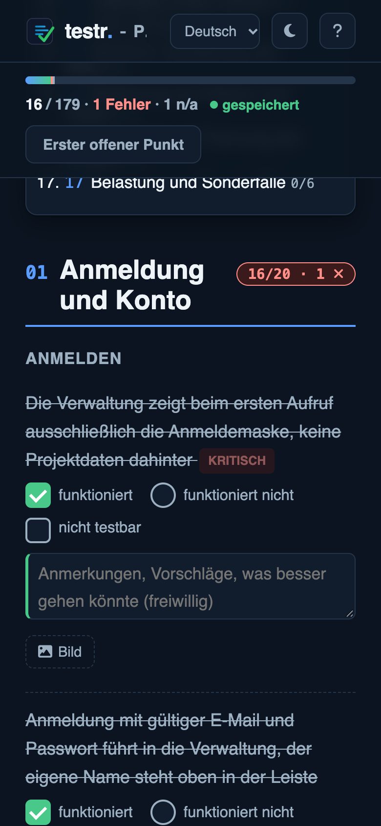 Testbogen auf dem Telefon mit abgehakten Prüfpunkten